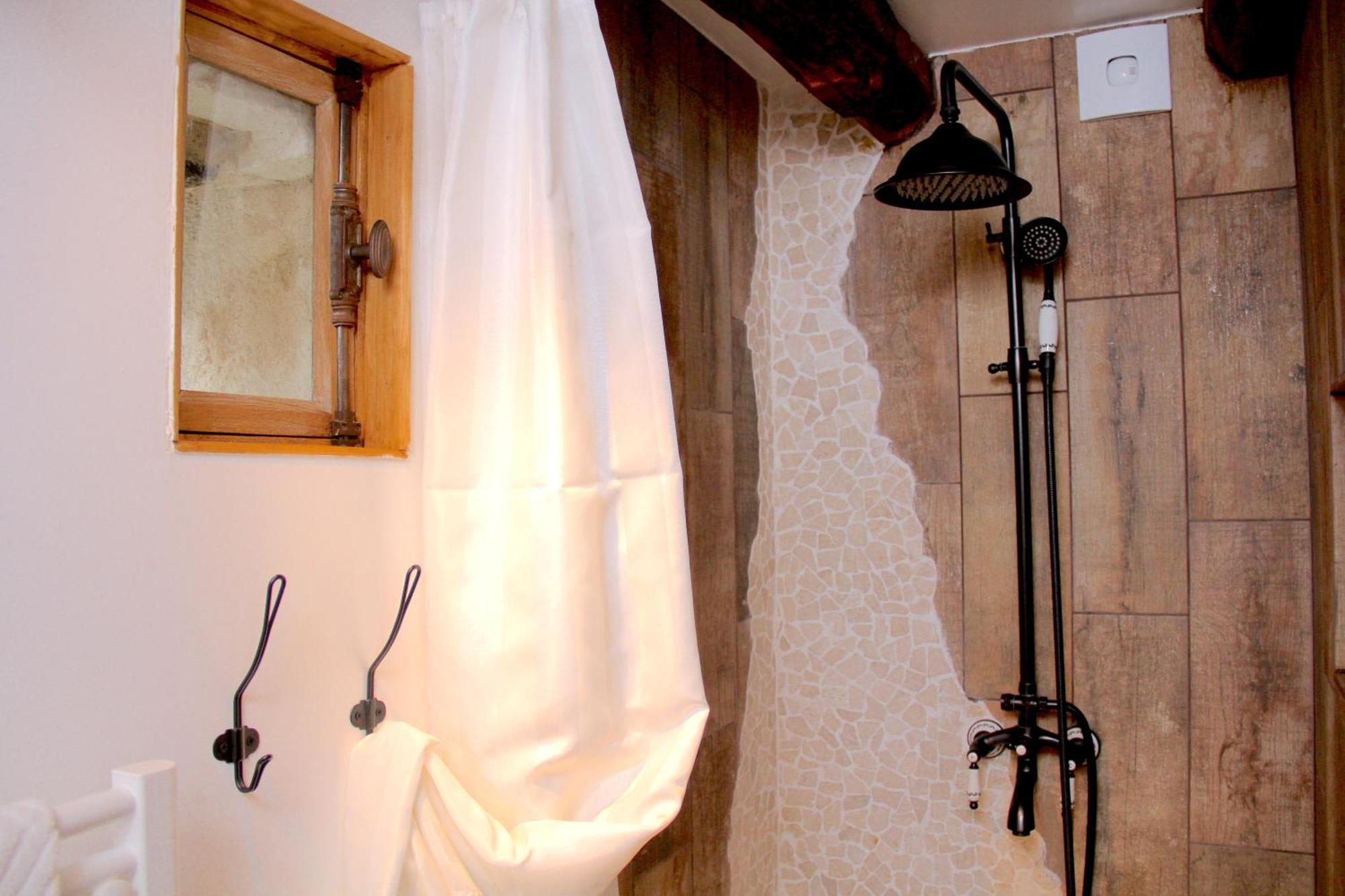 La Belle Ame Bed & Breakfast Saint-Priest-des-Champs Phòng bức ảnh