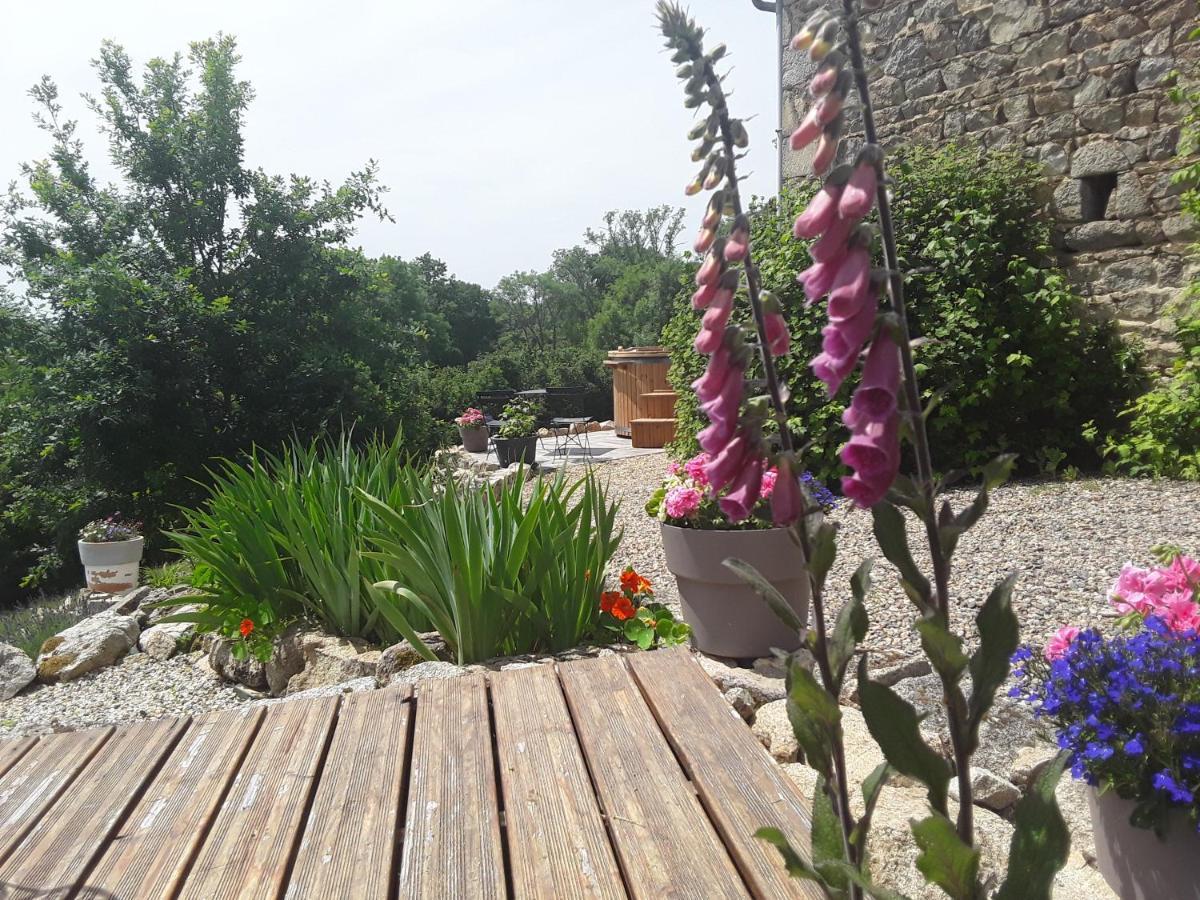 La Belle Ame Bed & Breakfast Saint-Priest-des-Champs Ngoại thất bức ảnh