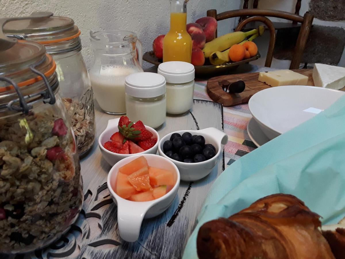 La Belle Ame Bed & Breakfast Saint-Priest-des-Champs Ngoại thất bức ảnh